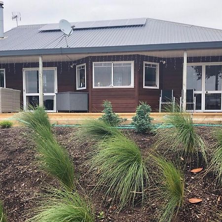 Pukeko Lodge Bnb New Plymouth Exterior photo